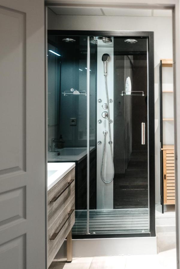 Appartement Moderne Central Avec Piscine, Garage Prive Et Terrasse Sud Юзес Экстерьер фото