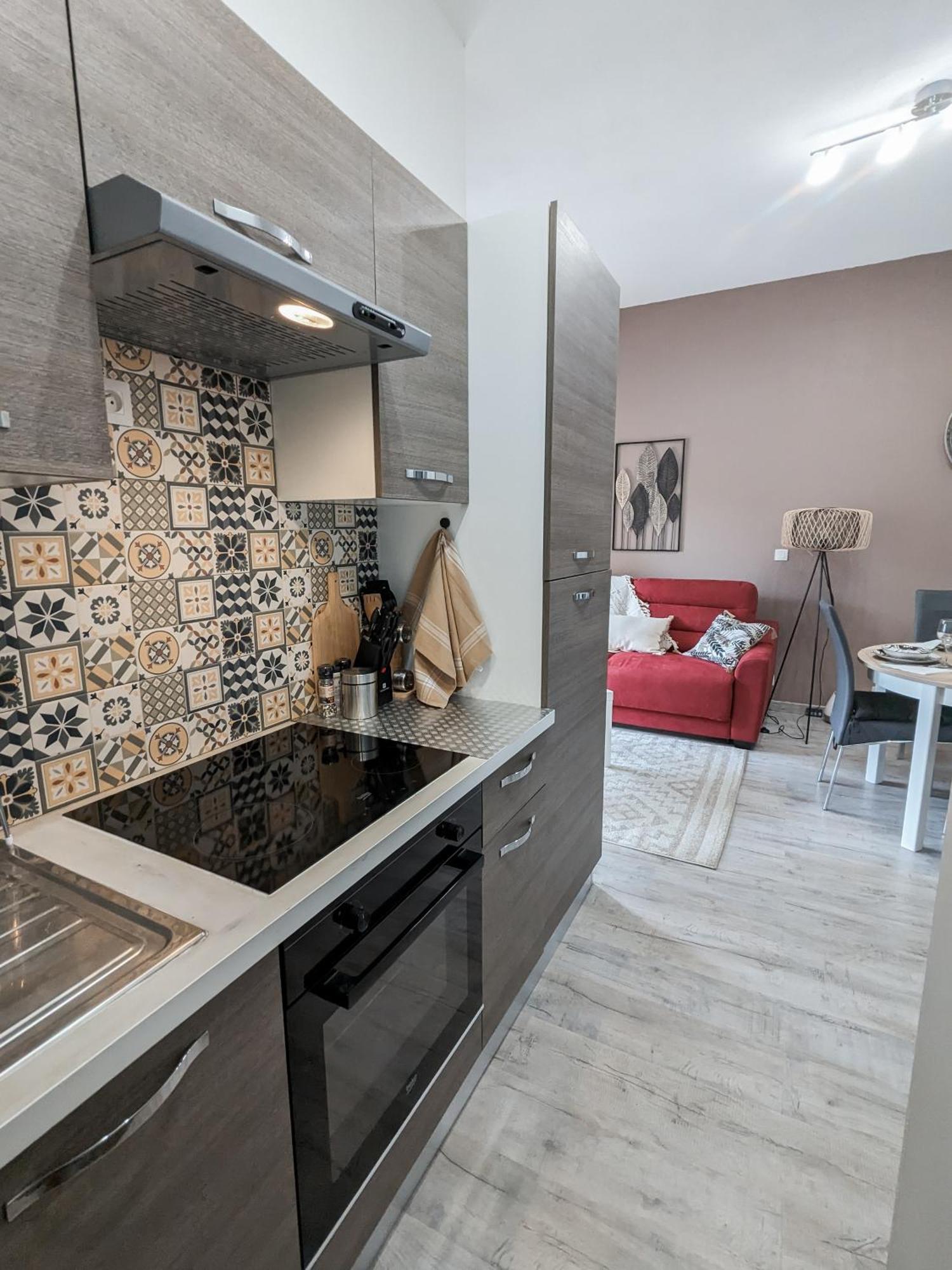 Appartement Moderne Central Avec Piscine, Garage Prive Et Terrasse Sud Юзес Экстерьер фото